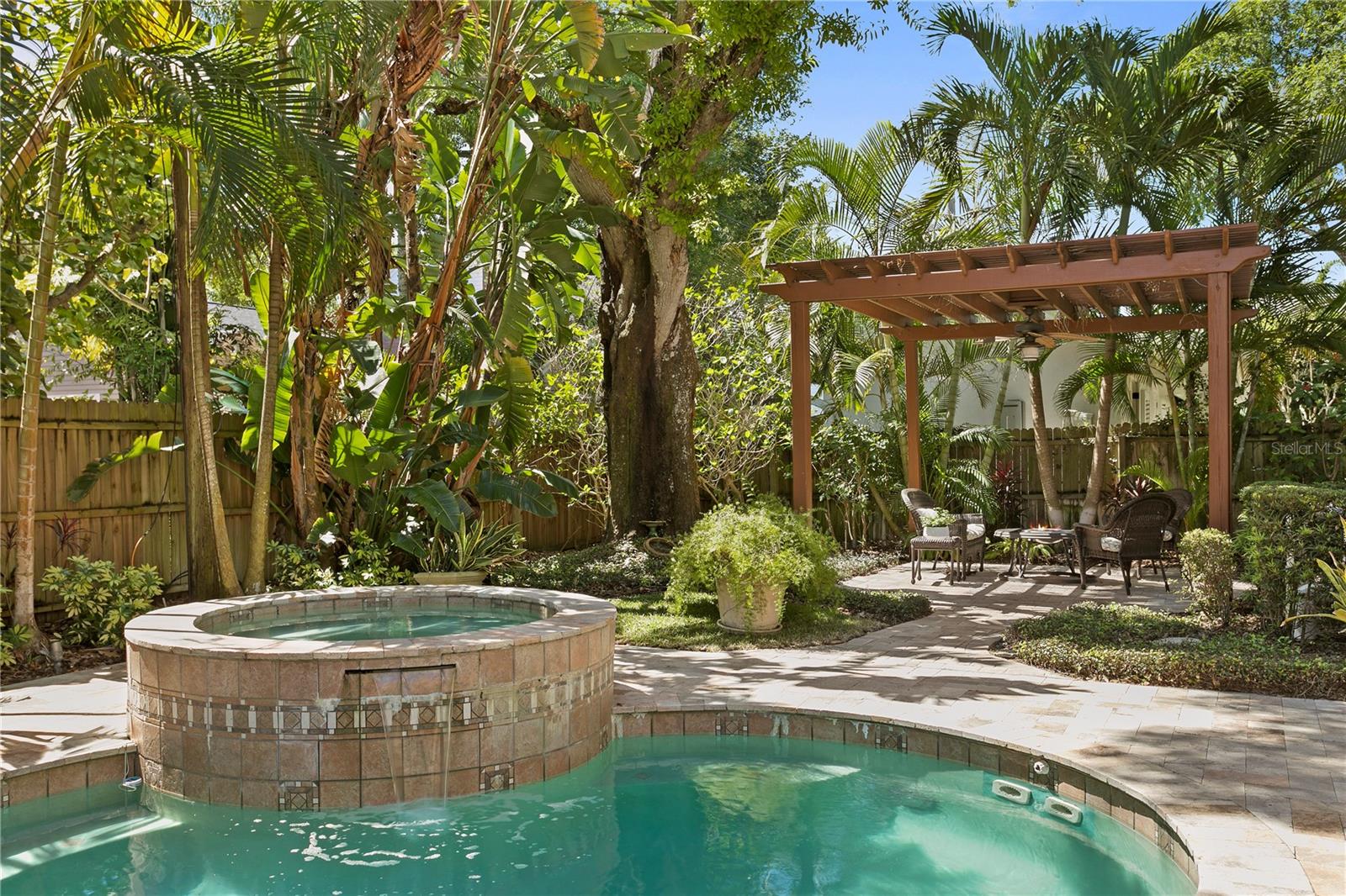 NORTH NEW SUBURB BEAUTIFUL - Residential