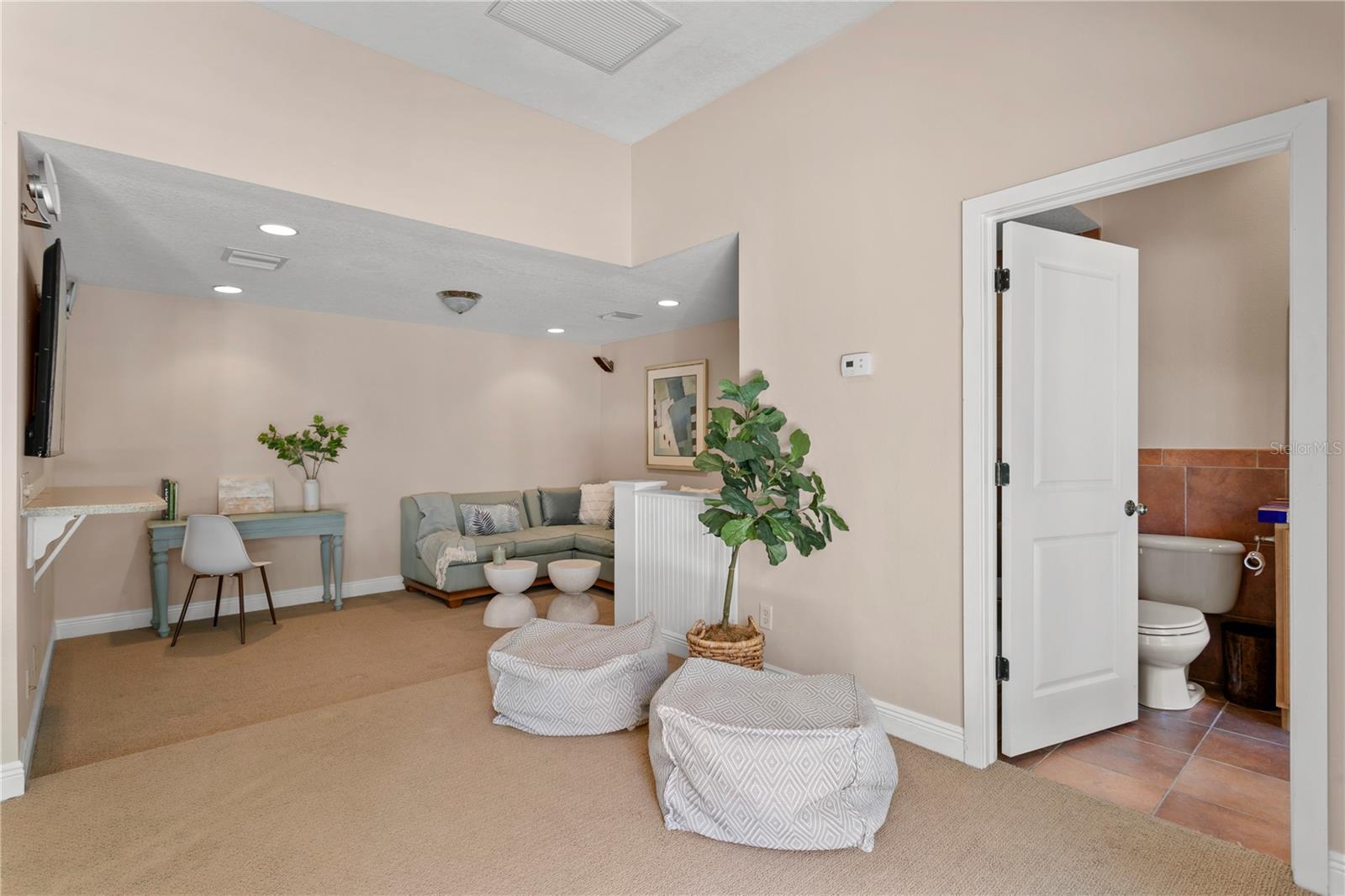 NORTH NEW SUBURB BEAUTIFUL - Residential