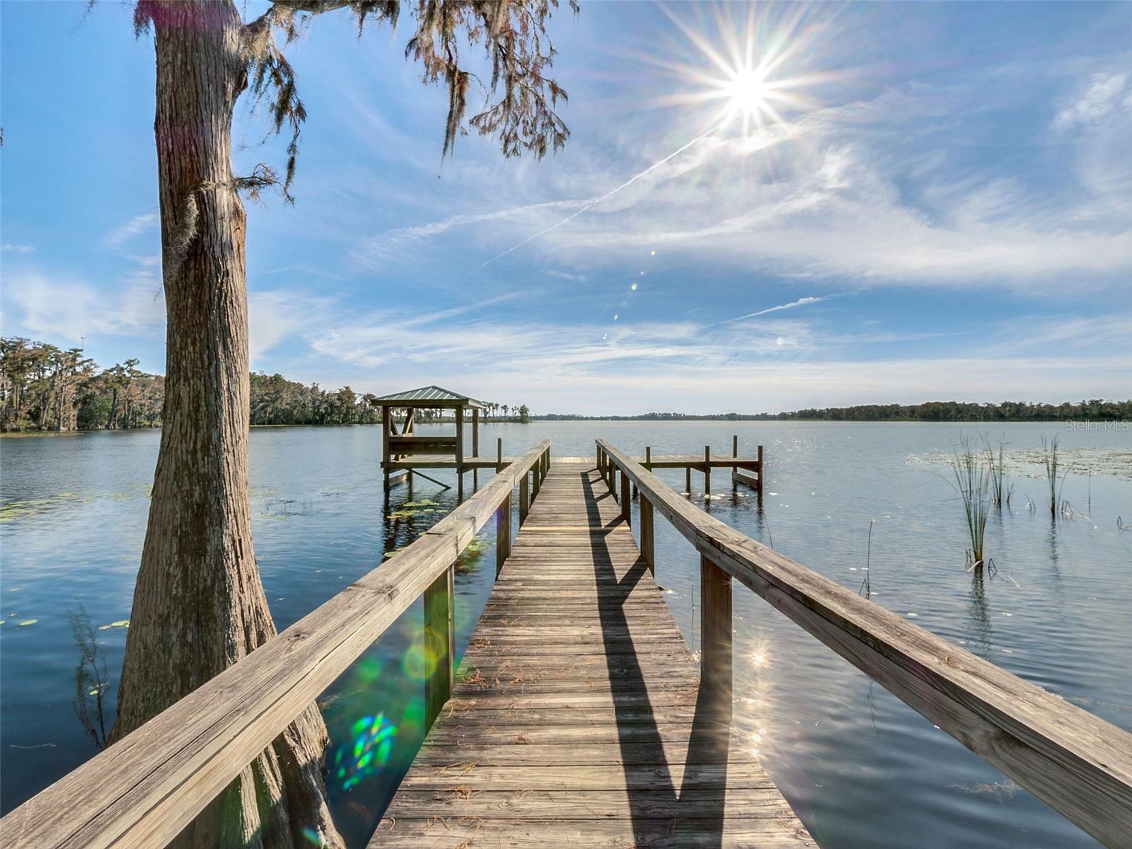 KILLALOE BY THE LAKE - Residential