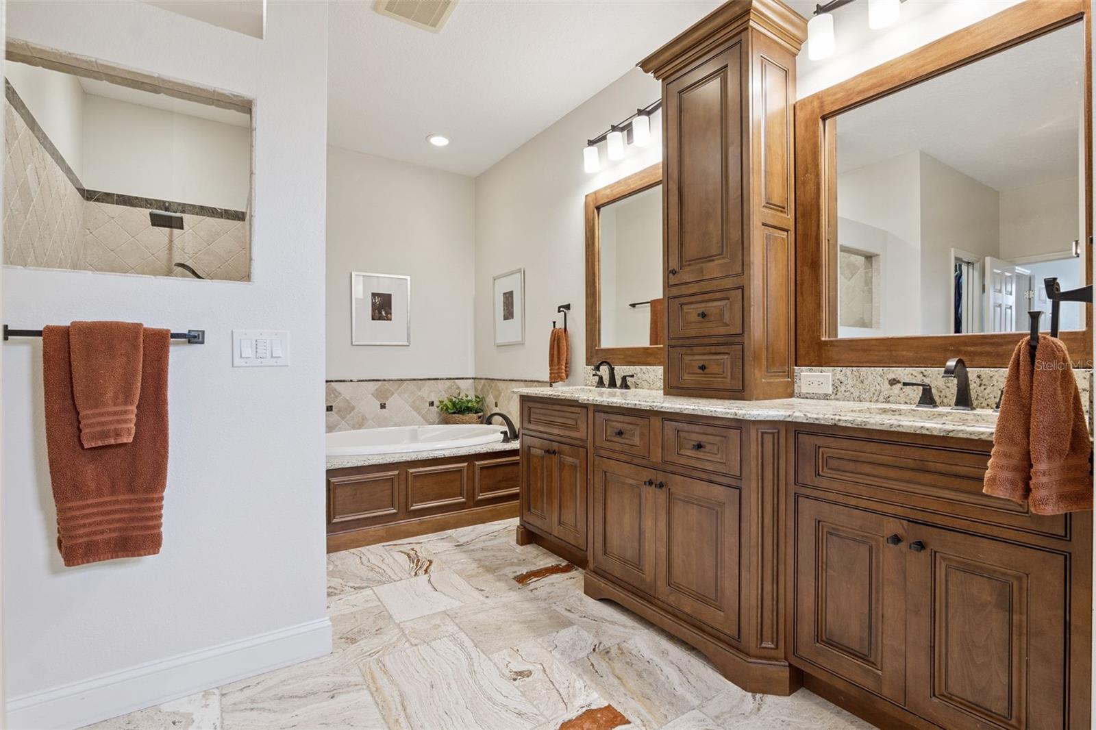 KILLALOE BY THE LAKE - Residential