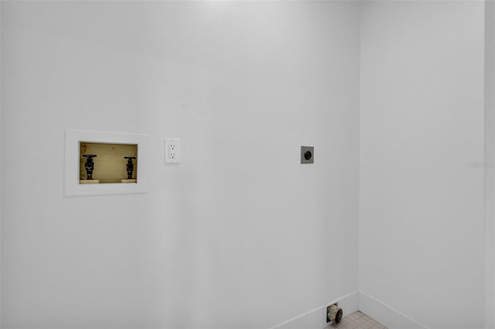 ISLAND ESTATES OF CLEARWATER - Residential