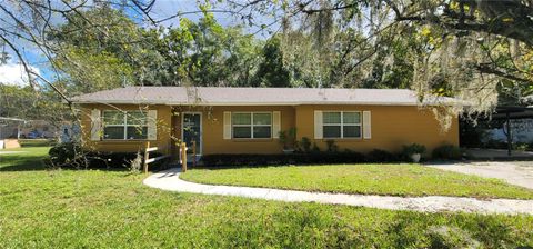 Photo of 625 NE 24th Street, Gainesville, FL 32641 (MLS # GC534311)