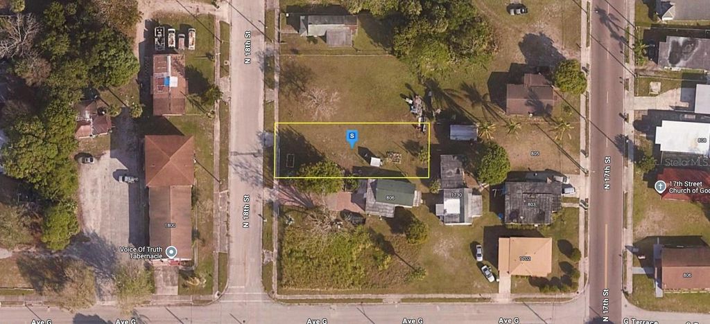 Photo of 800 N 18th Street, Fort Pierce, FL 34950 (MLS # A4668898)