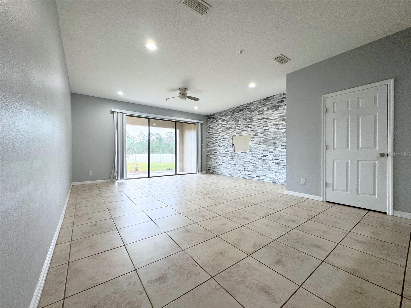 726 ARTISAN STREET 24