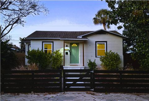 Photo of 4405 8th Avenue N, St Petersburg, FL 33713 (MLS # TB8473467)