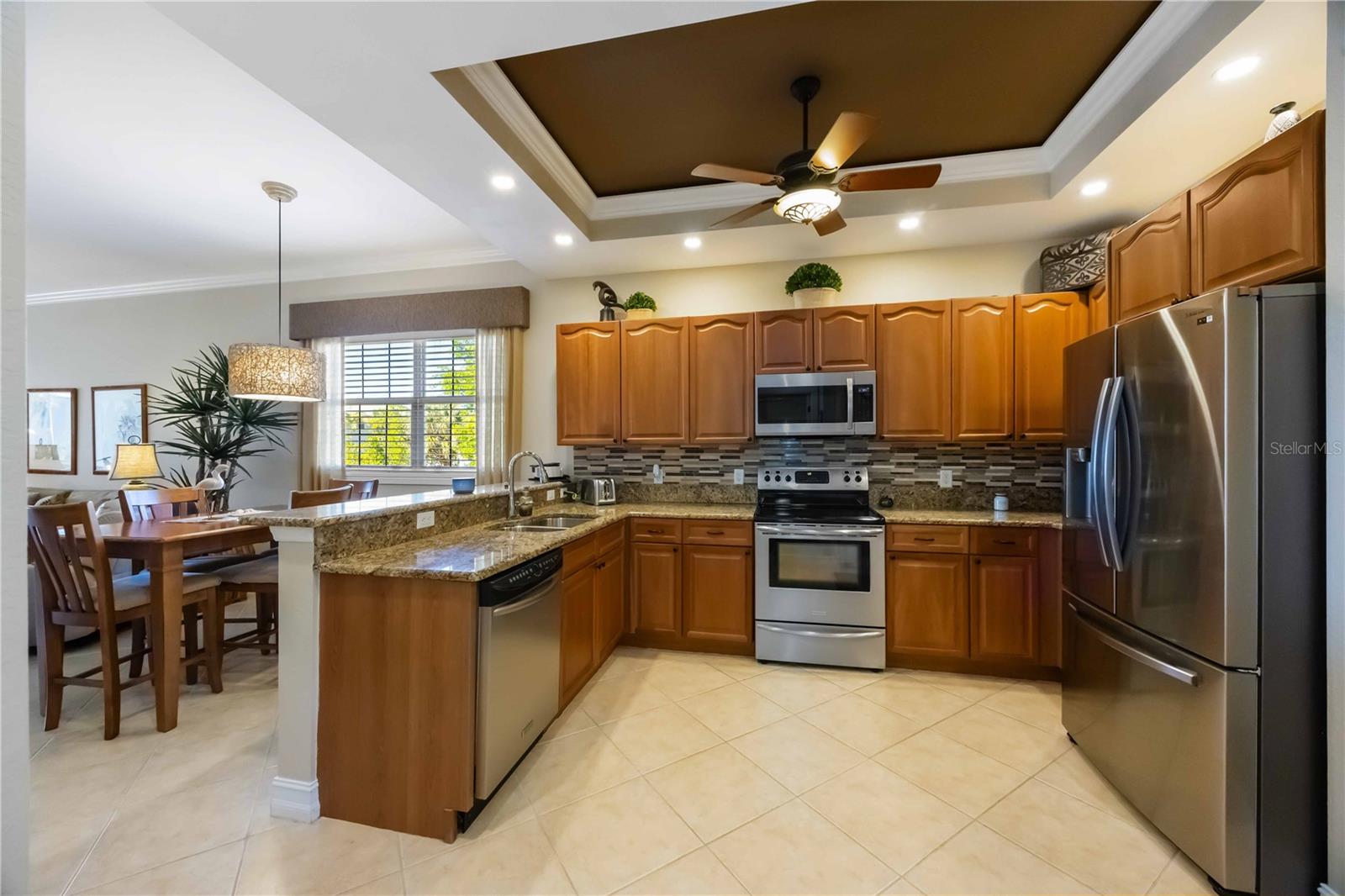 BELLA LAGUNA - Residential