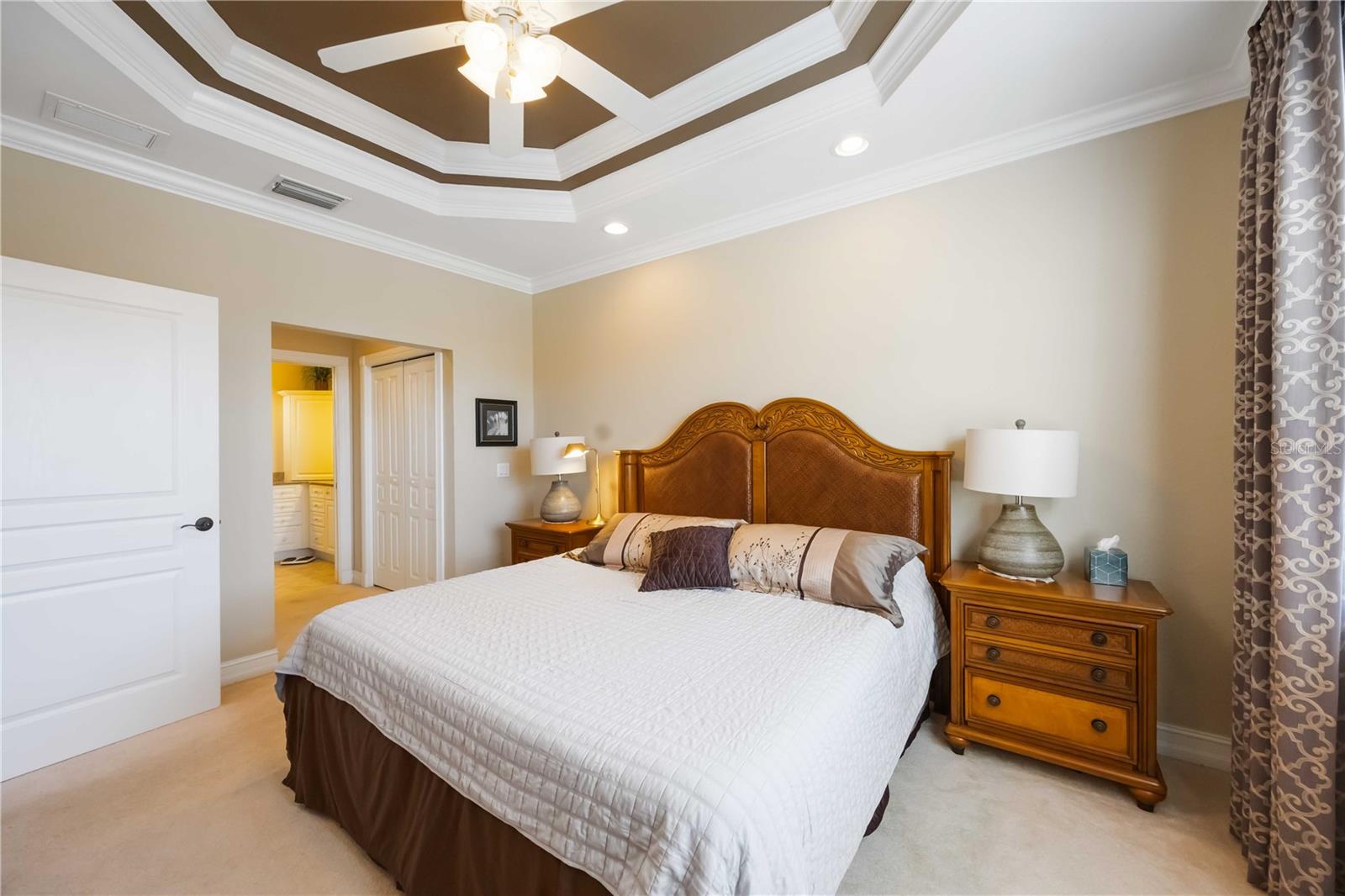 BELLA LAGUNA - Residential