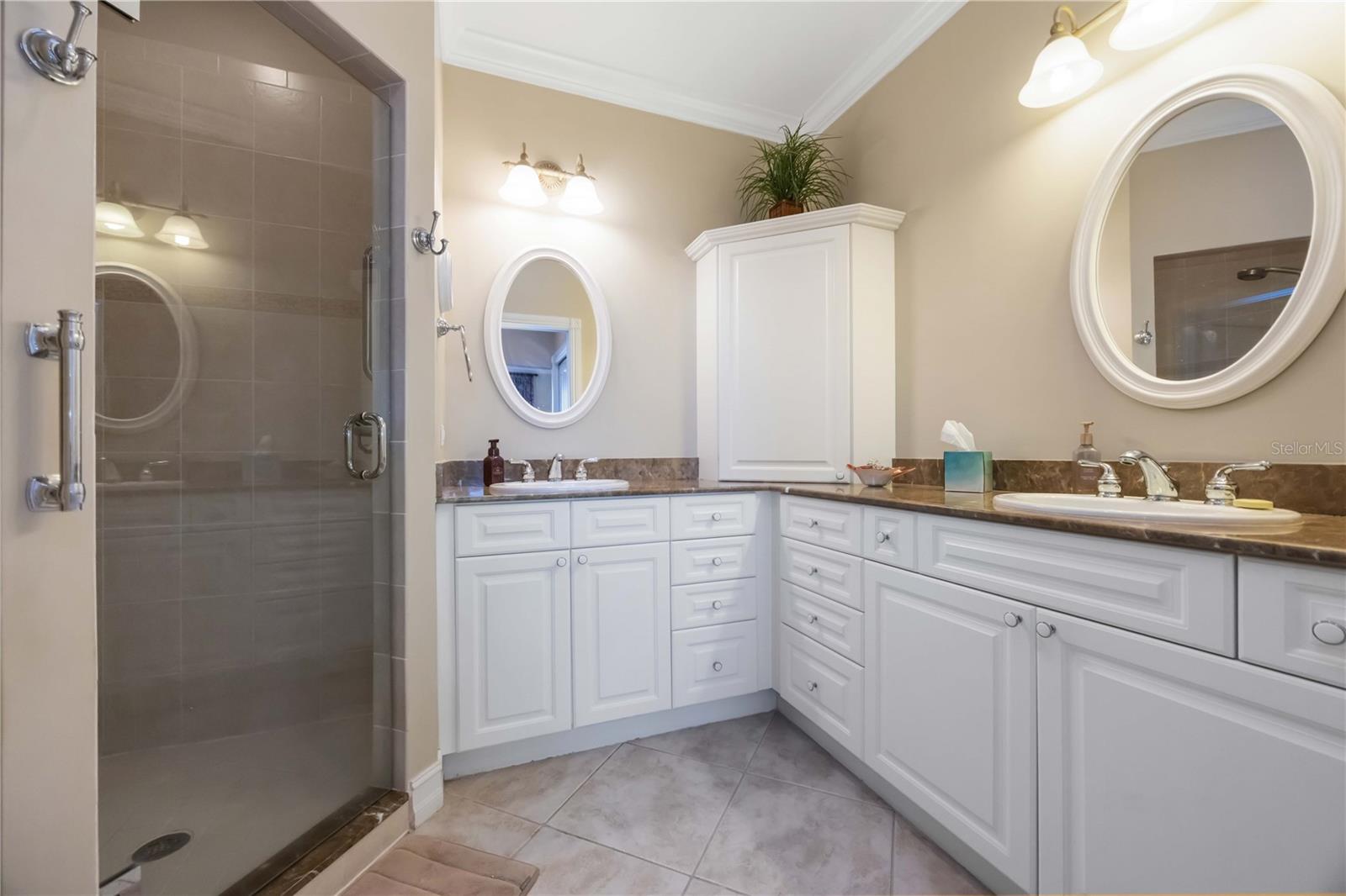 BELLA LAGUNA - Residential