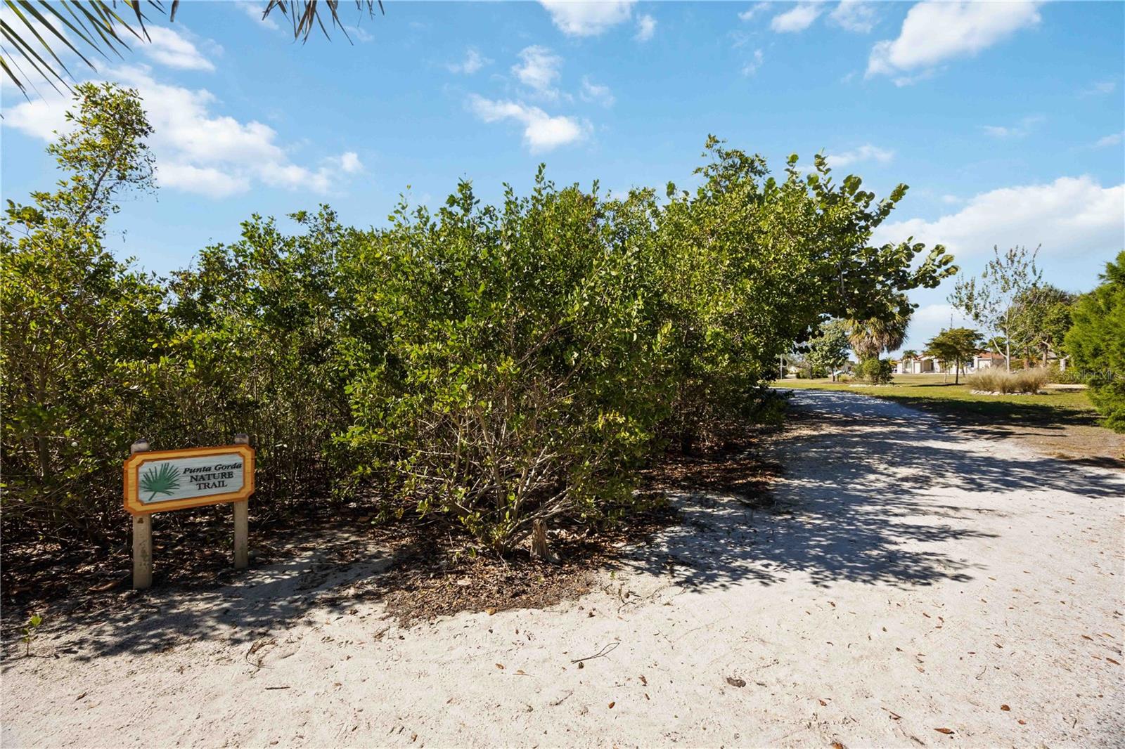 BELLA LAGUNA - Residential