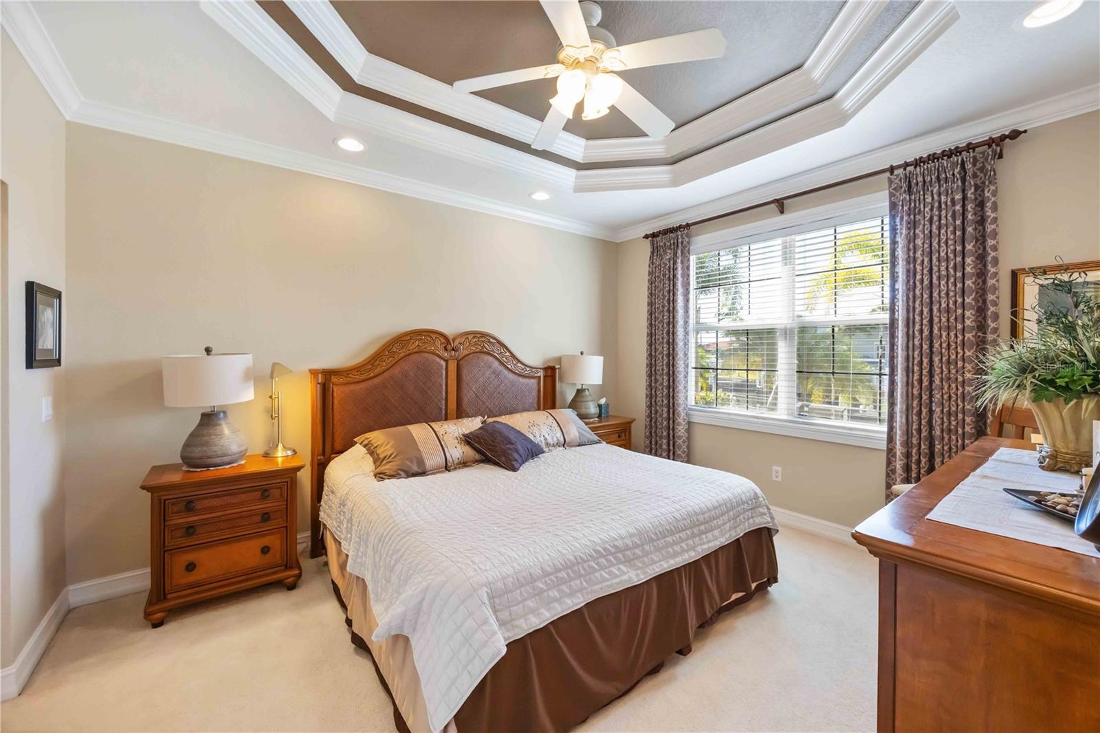 BELLA LAGUNA - Residential