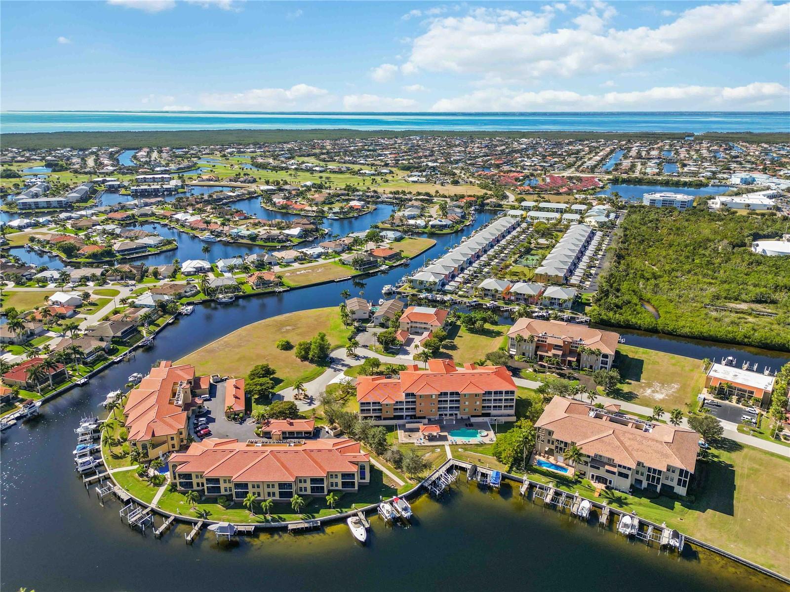 BELLA LAGUNA - Residential