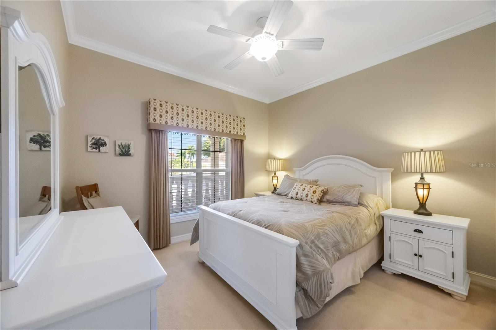 BELLA LAGUNA - Residential