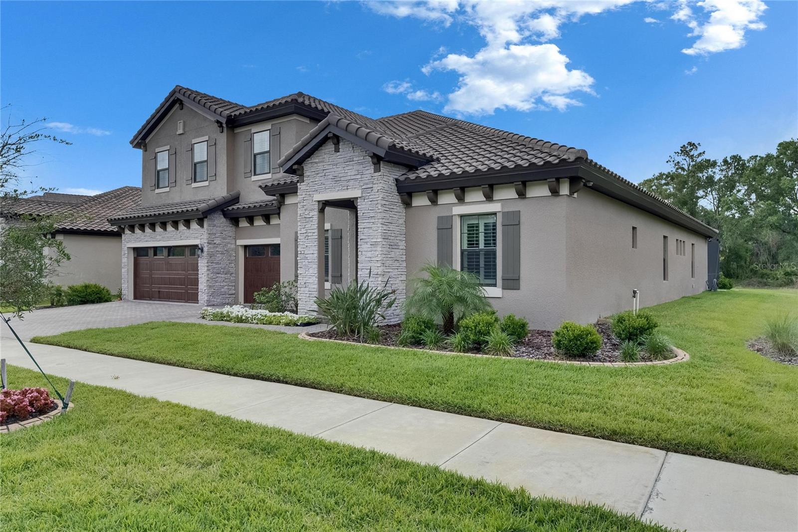 HINTON HAWKSTONE - Residential