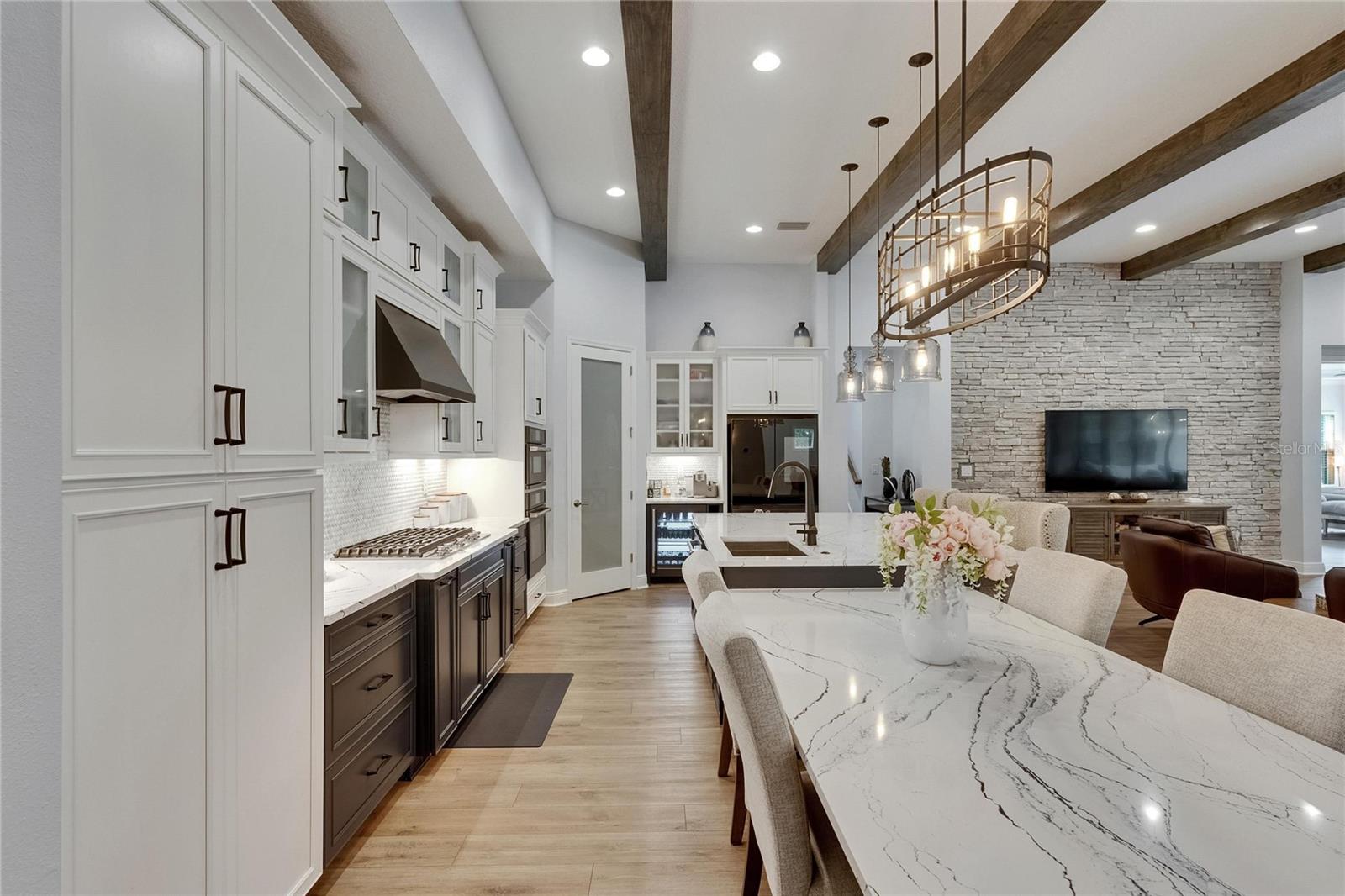HINTON HAWKSTONE - Residential