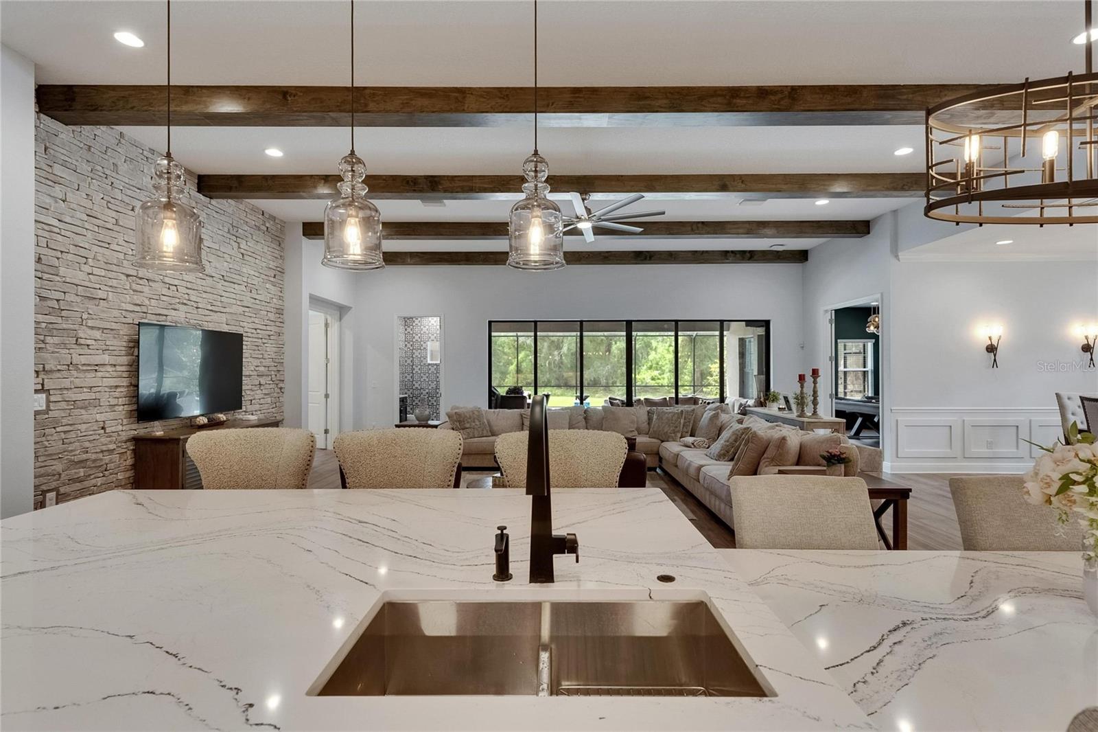 HINTON HAWKSTONE - Residential