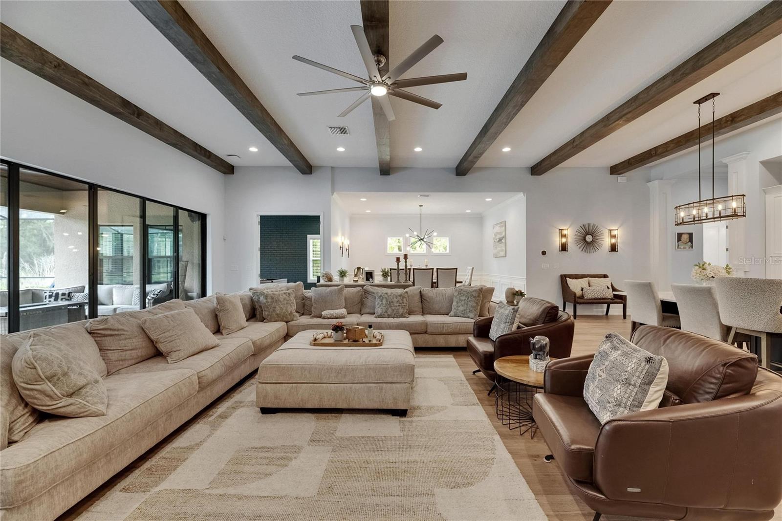 HINTON HAWKSTONE - Residential
