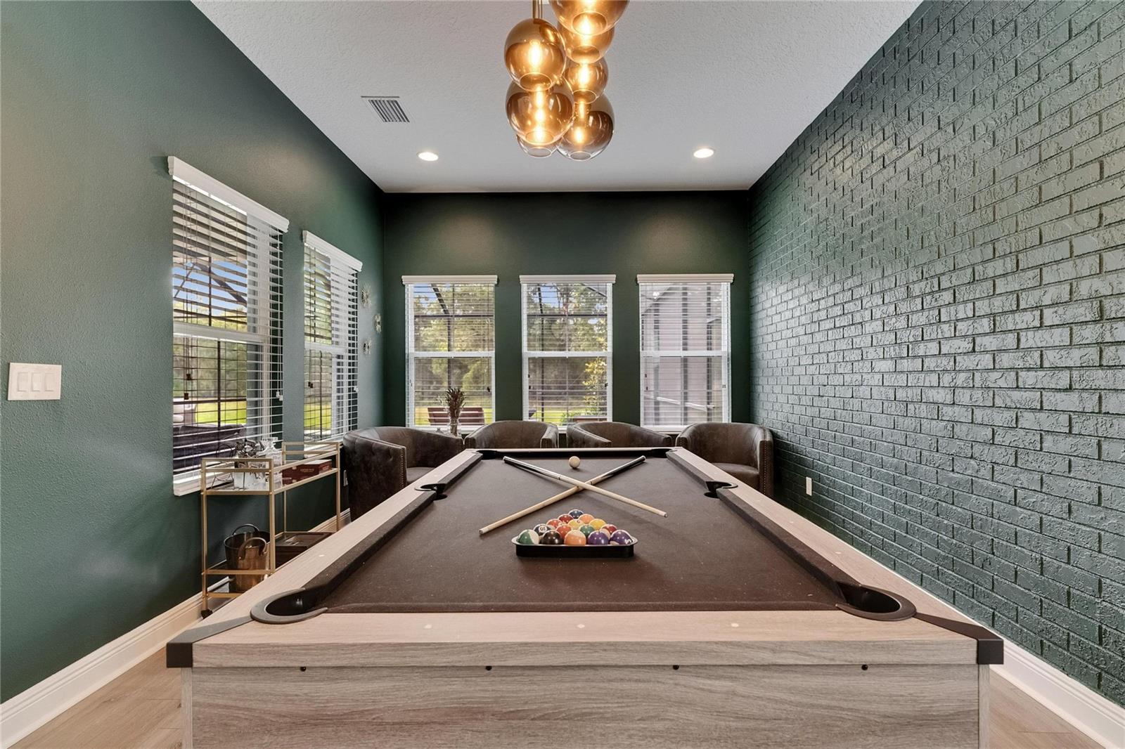 HINTON HAWKSTONE - Residential