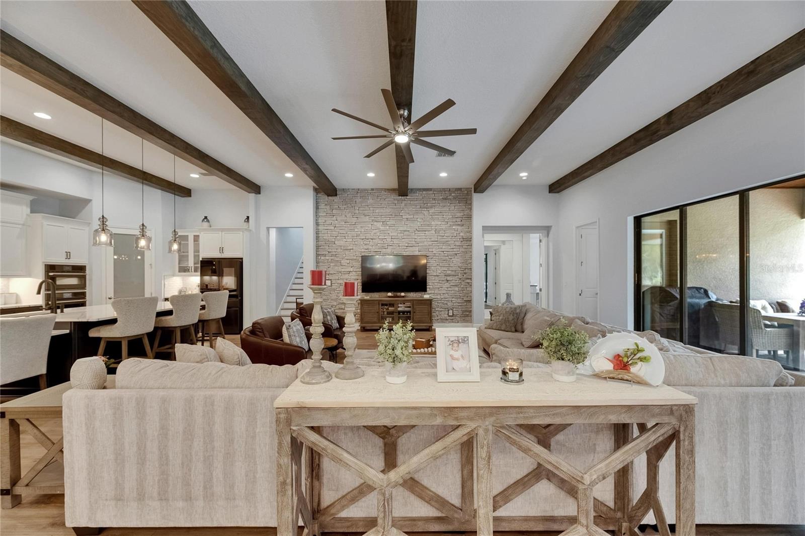 HINTON HAWKSTONE - Residential