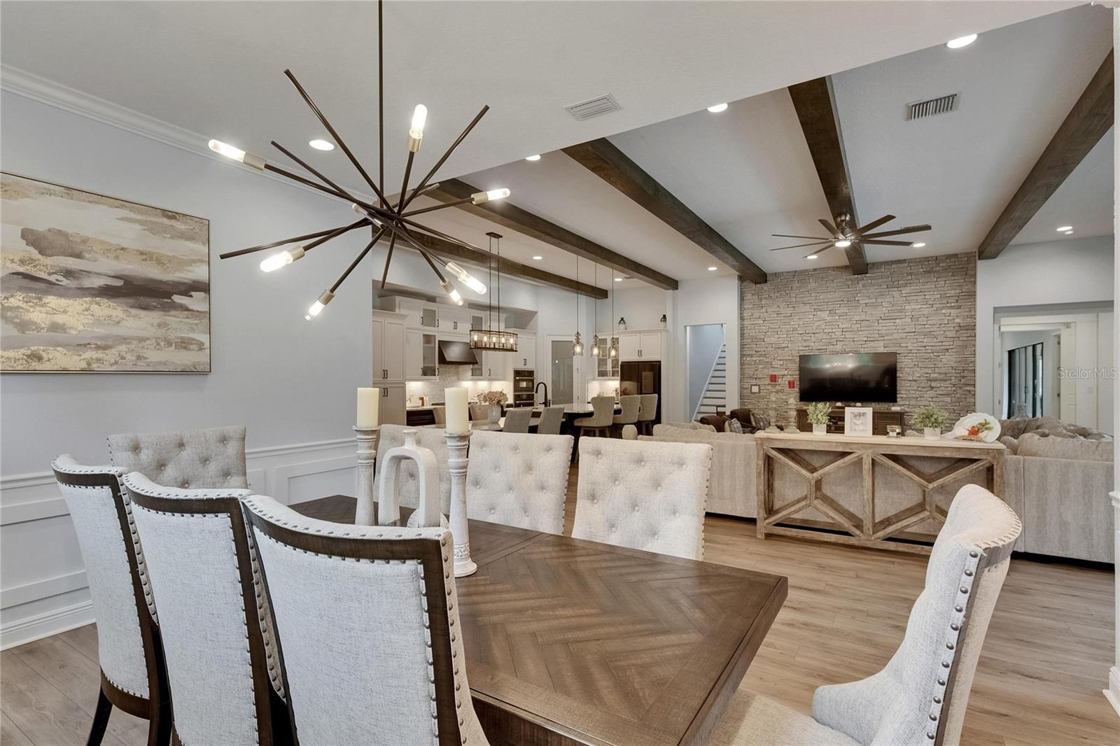 HINTON HAWKSTONE - Residential