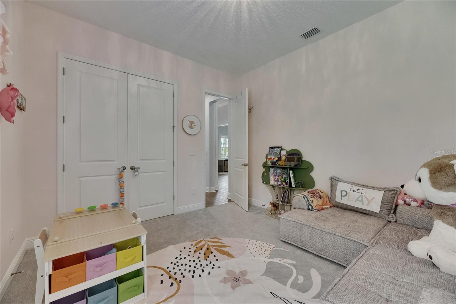 HINTON HAWKSTONE - Residential