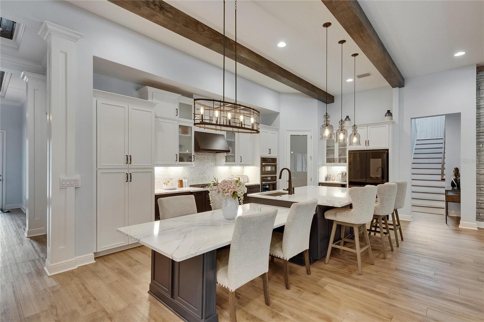 HINTON HAWKSTONE - Residential