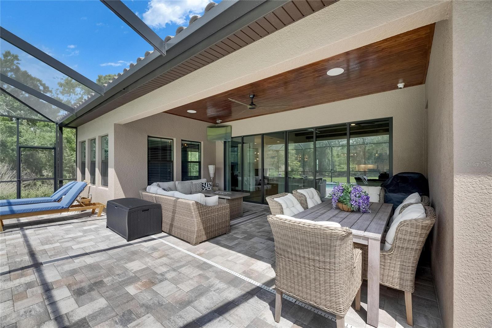HINTON HAWKSTONE - Residential