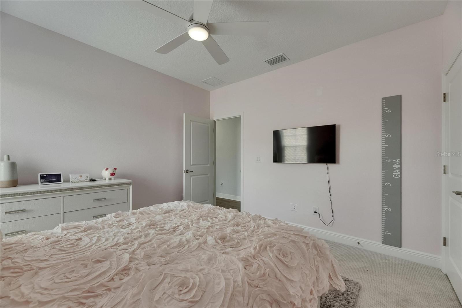 HINTON HAWKSTONE - Residential