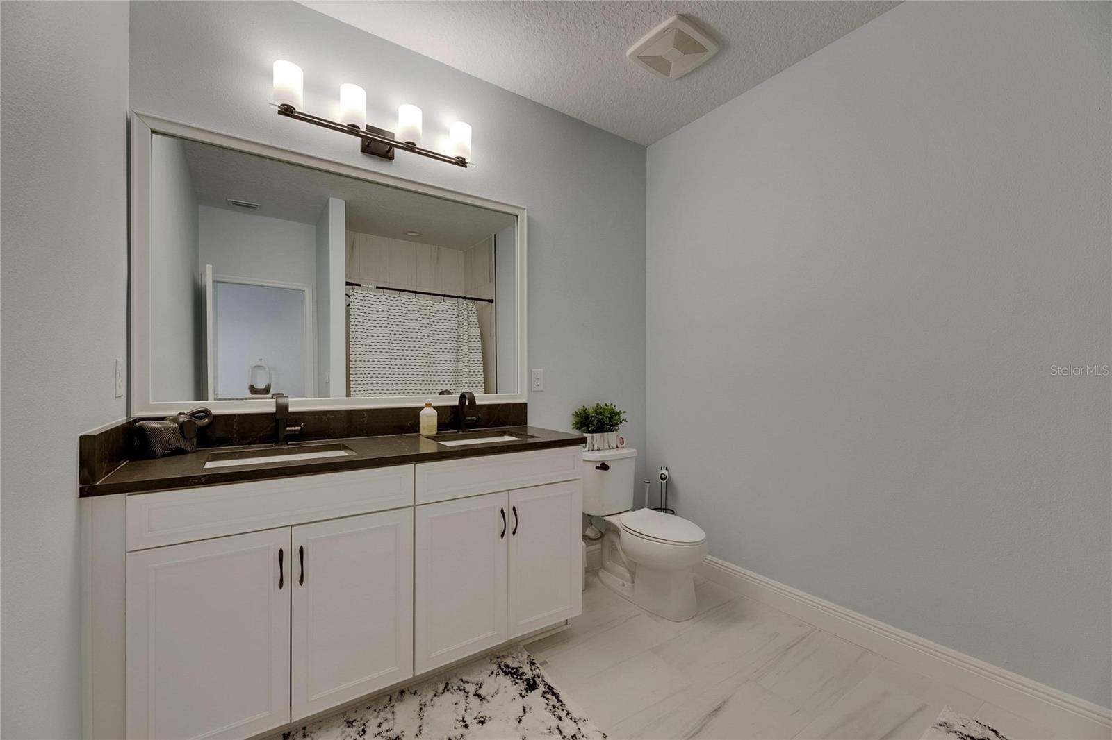 HINTON HAWKSTONE - Residential