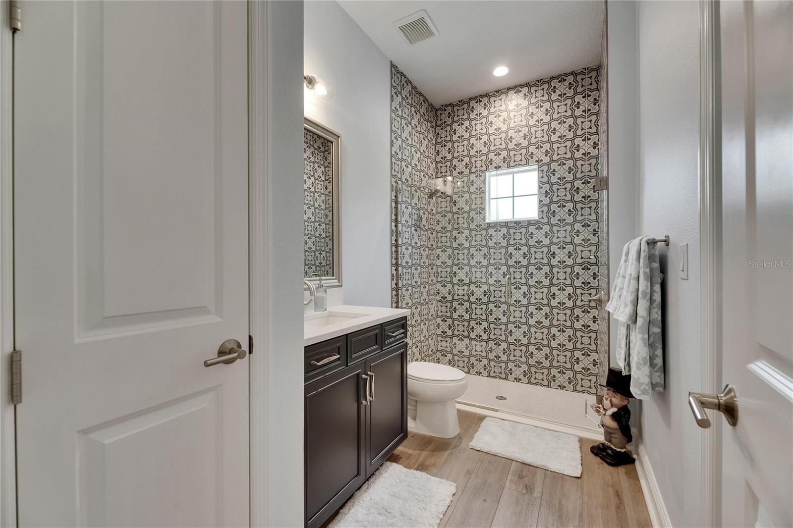 HINTON HAWKSTONE - Residential