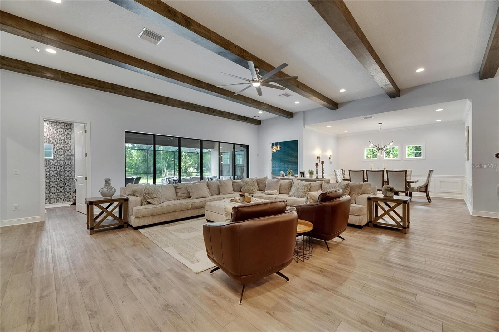 HINTON HAWKSTONE - Residential