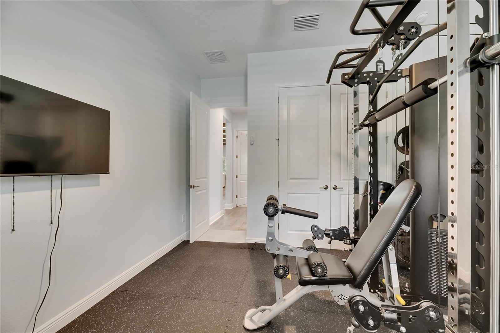 HINTON HAWKSTONE - Residential
