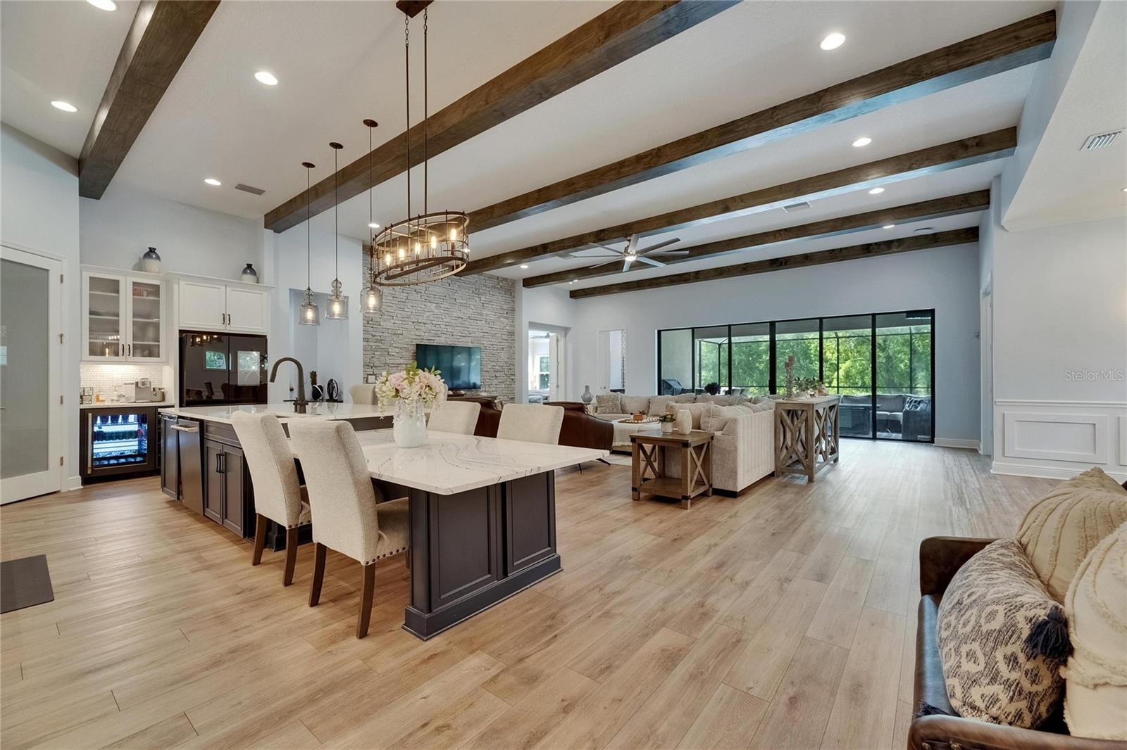 HINTON HAWKSTONE - Residential