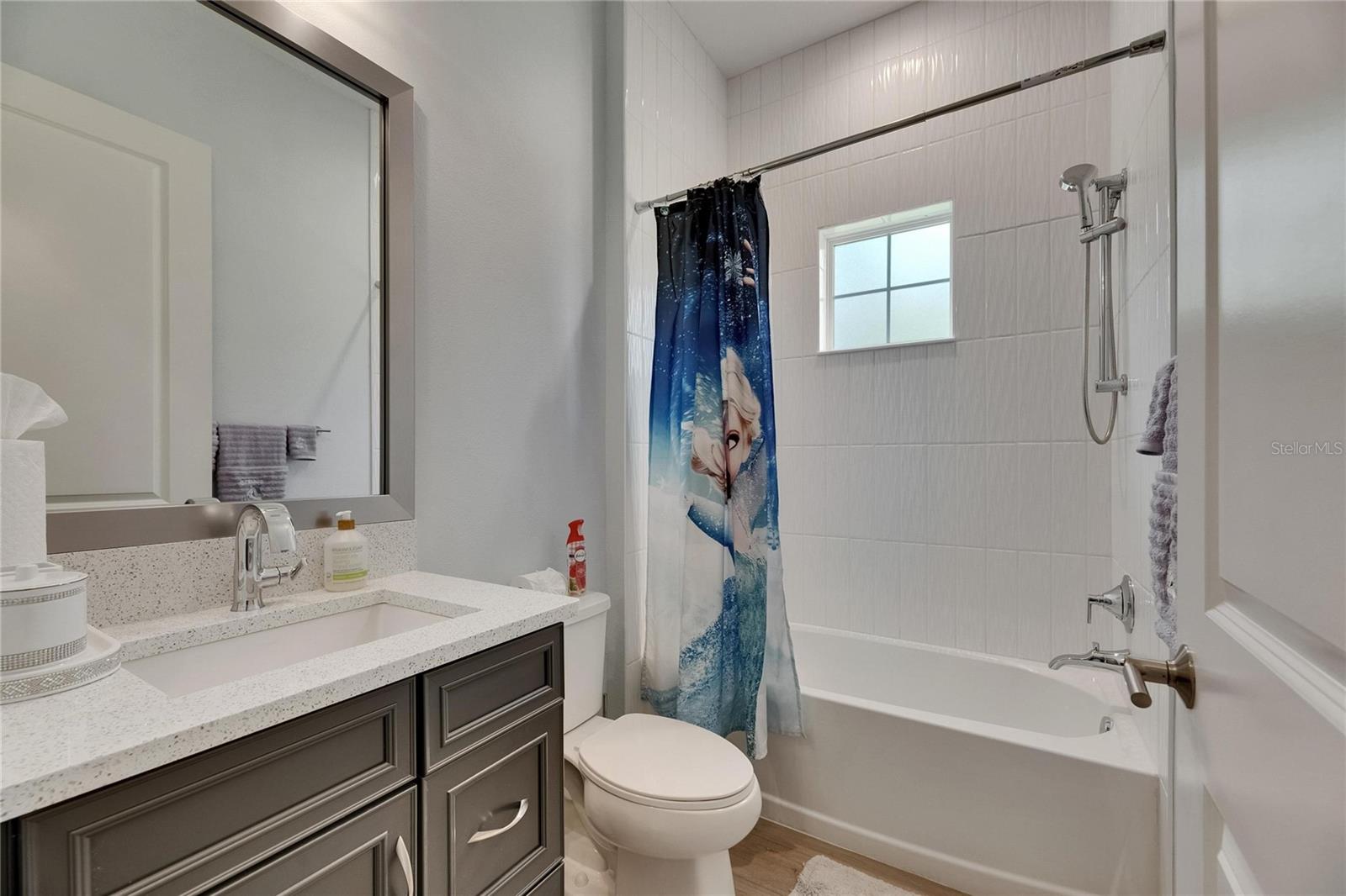 HINTON HAWKSTONE - Residential
