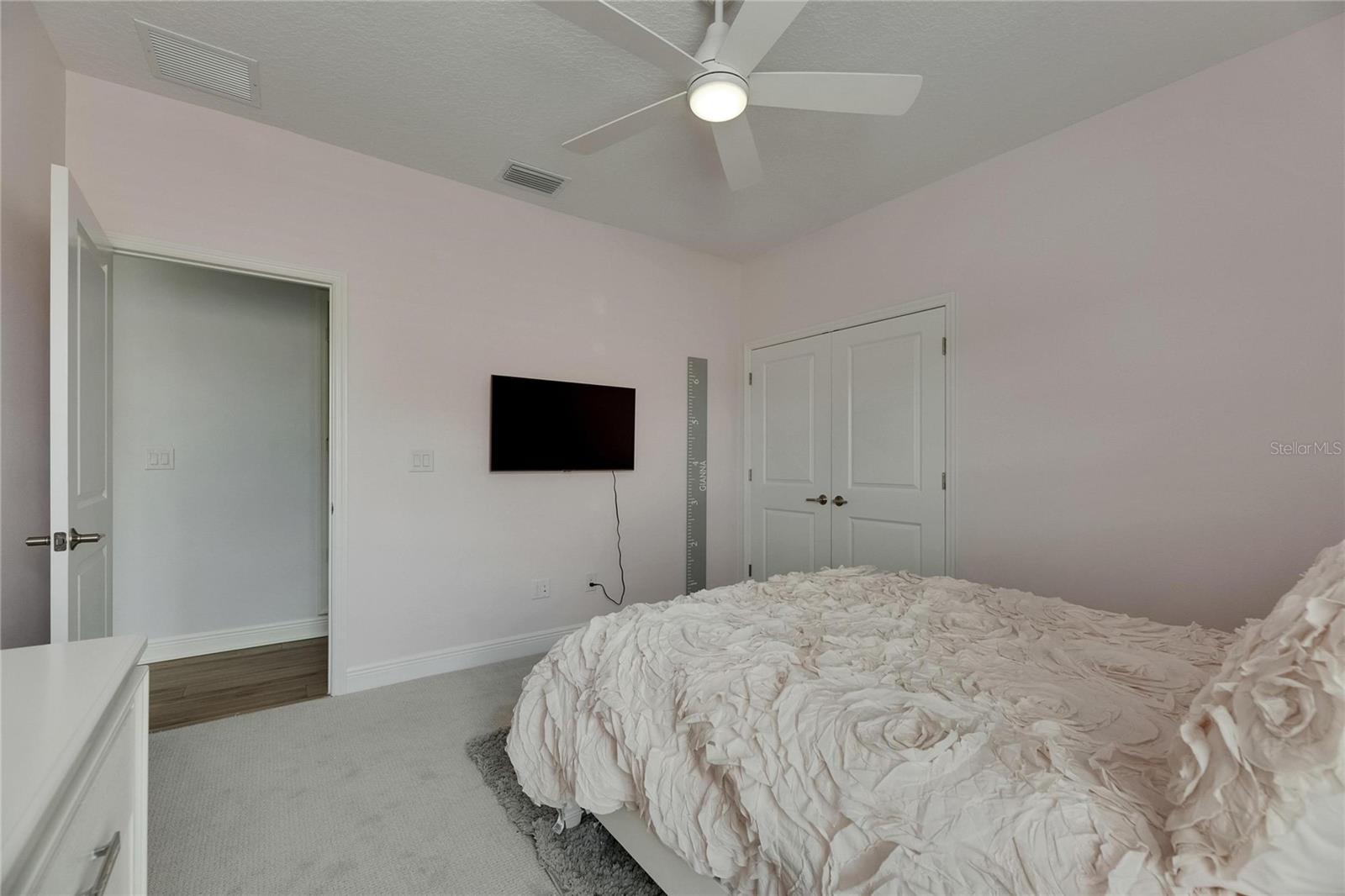 HINTON HAWKSTONE - Residential