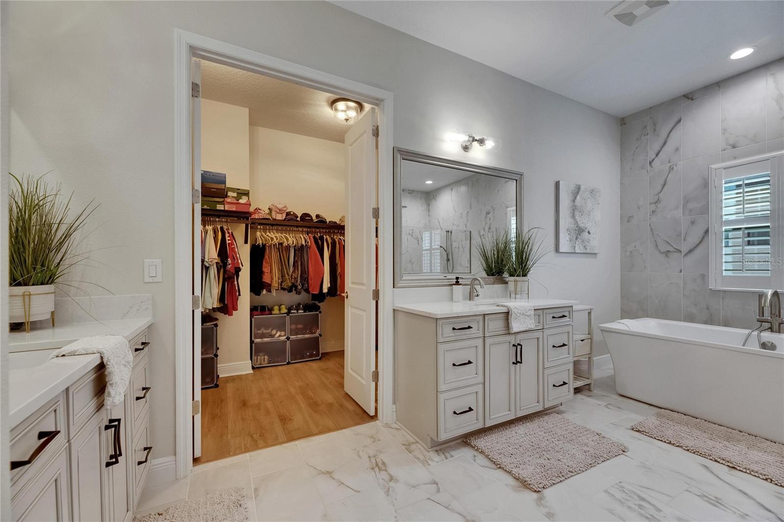 HINTON HAWKSTONE - Residential