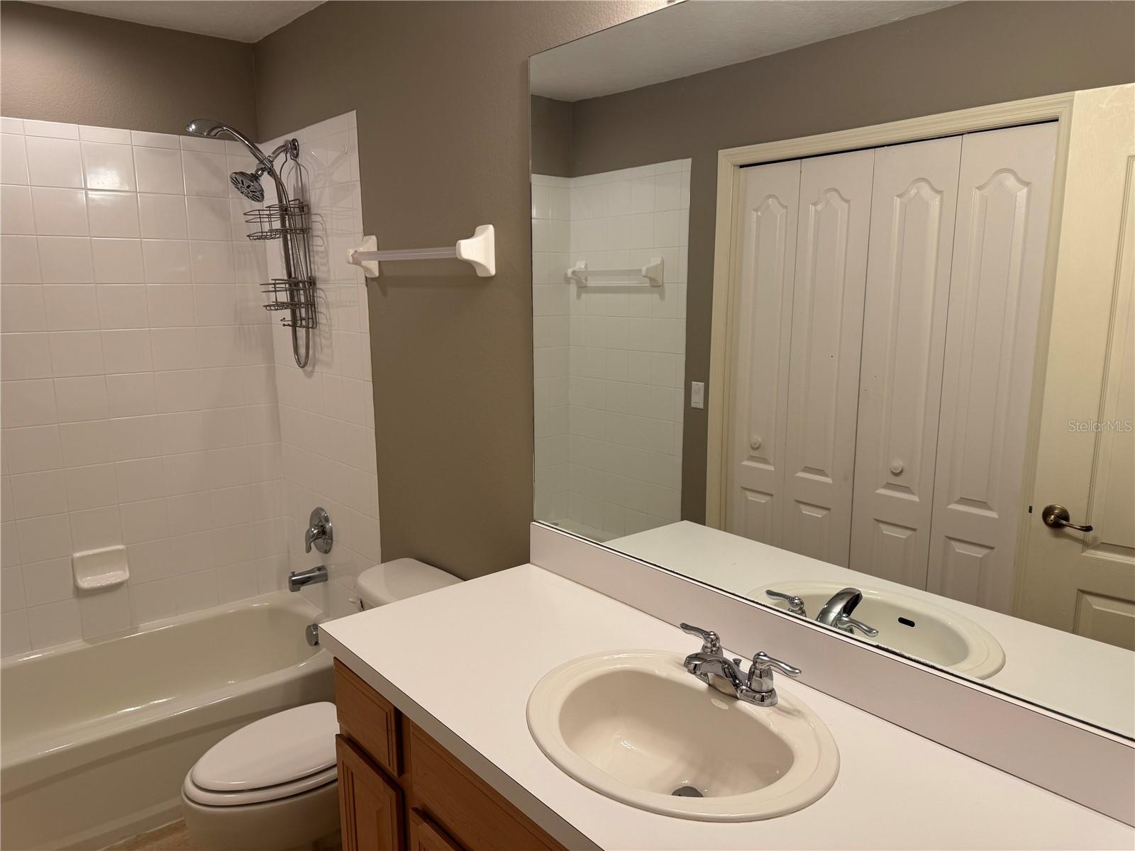 THE TWNHMS AT LIGHTHOUSE COVE II - Residential Lease