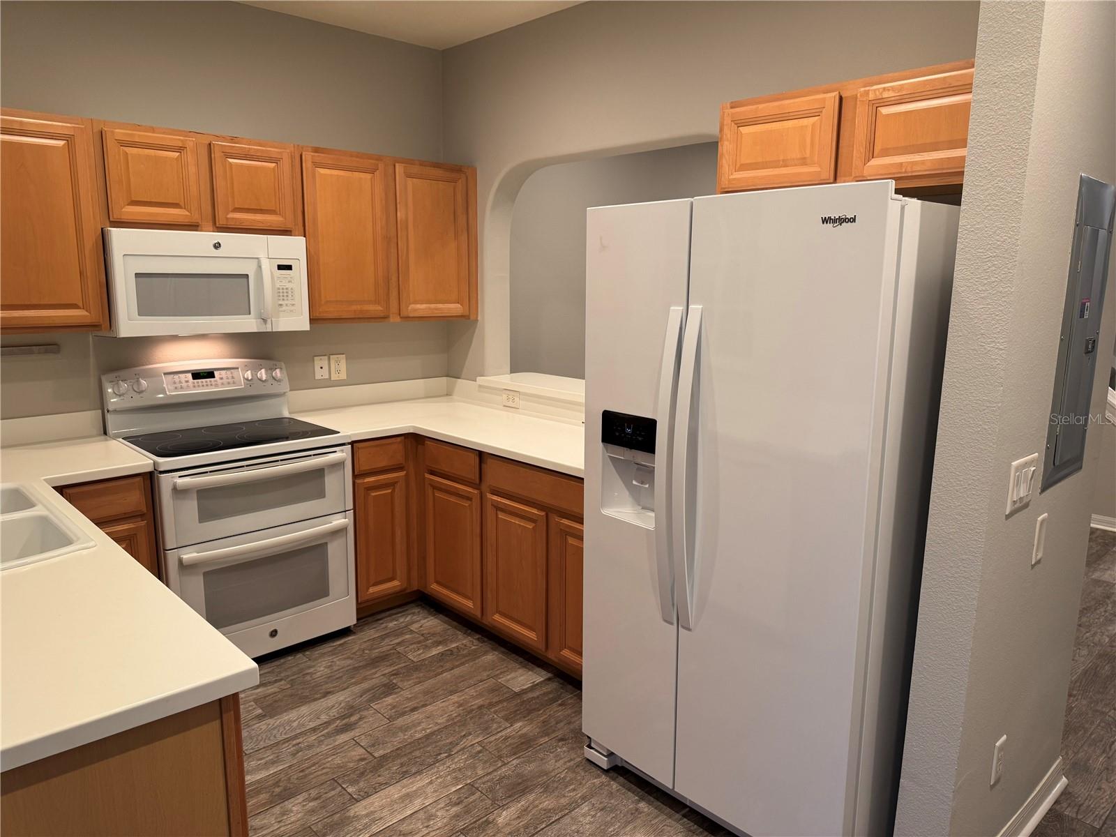 280 CAPE HARBOUR LOOP 106