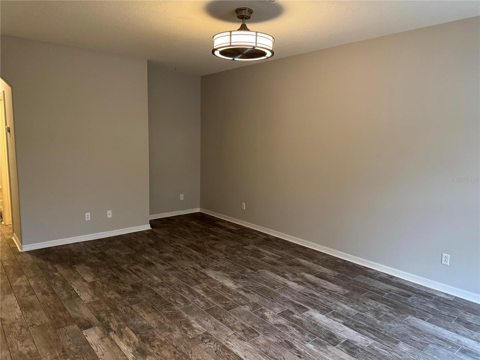 280 CAPE HARBOUR LOOP 106