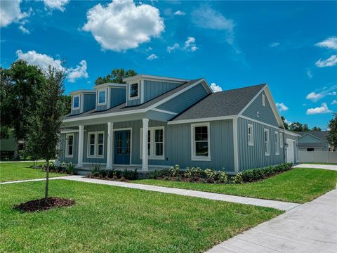 Photo of 311 W Delaware Avenue, Lake Helen, FL 32744 (MLS # O6292284) Photo of 311 W Delaware Avenue, Lake Helen, FL 32744 (MLS # O6292284)