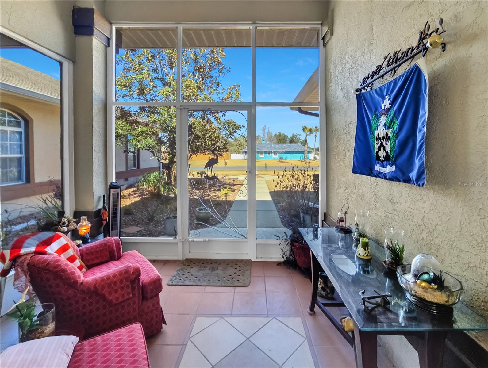 77 HICKORY LOOP