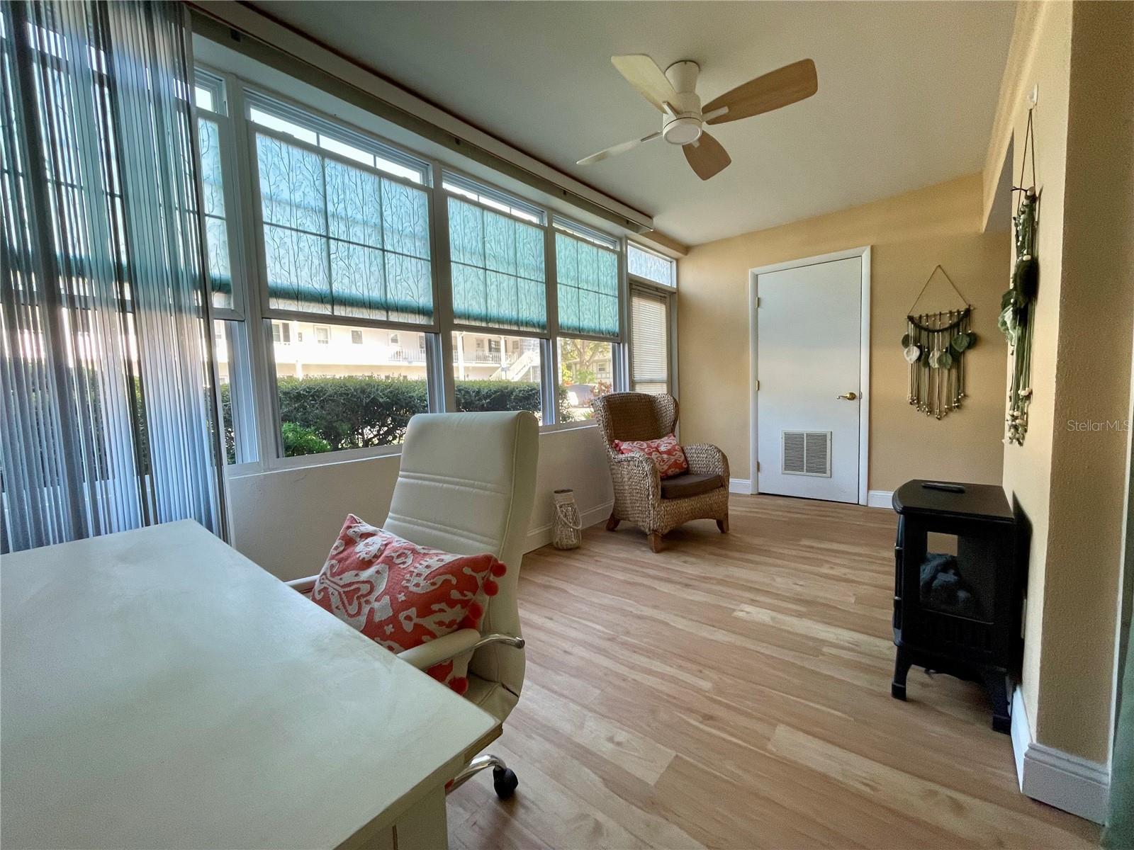 DOUGLAS ARMS - Residential