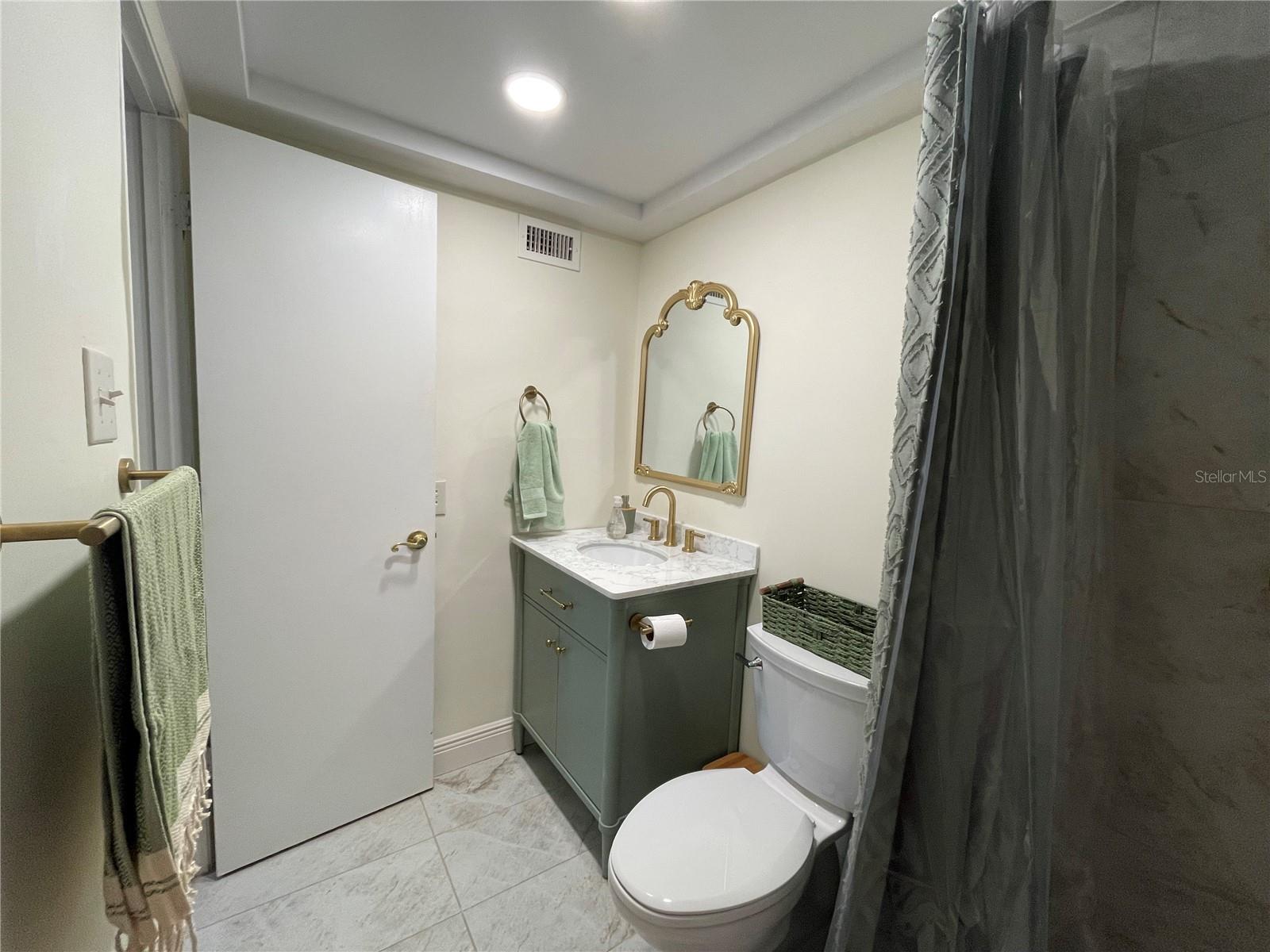 DOUGLAS ARMS - Residential