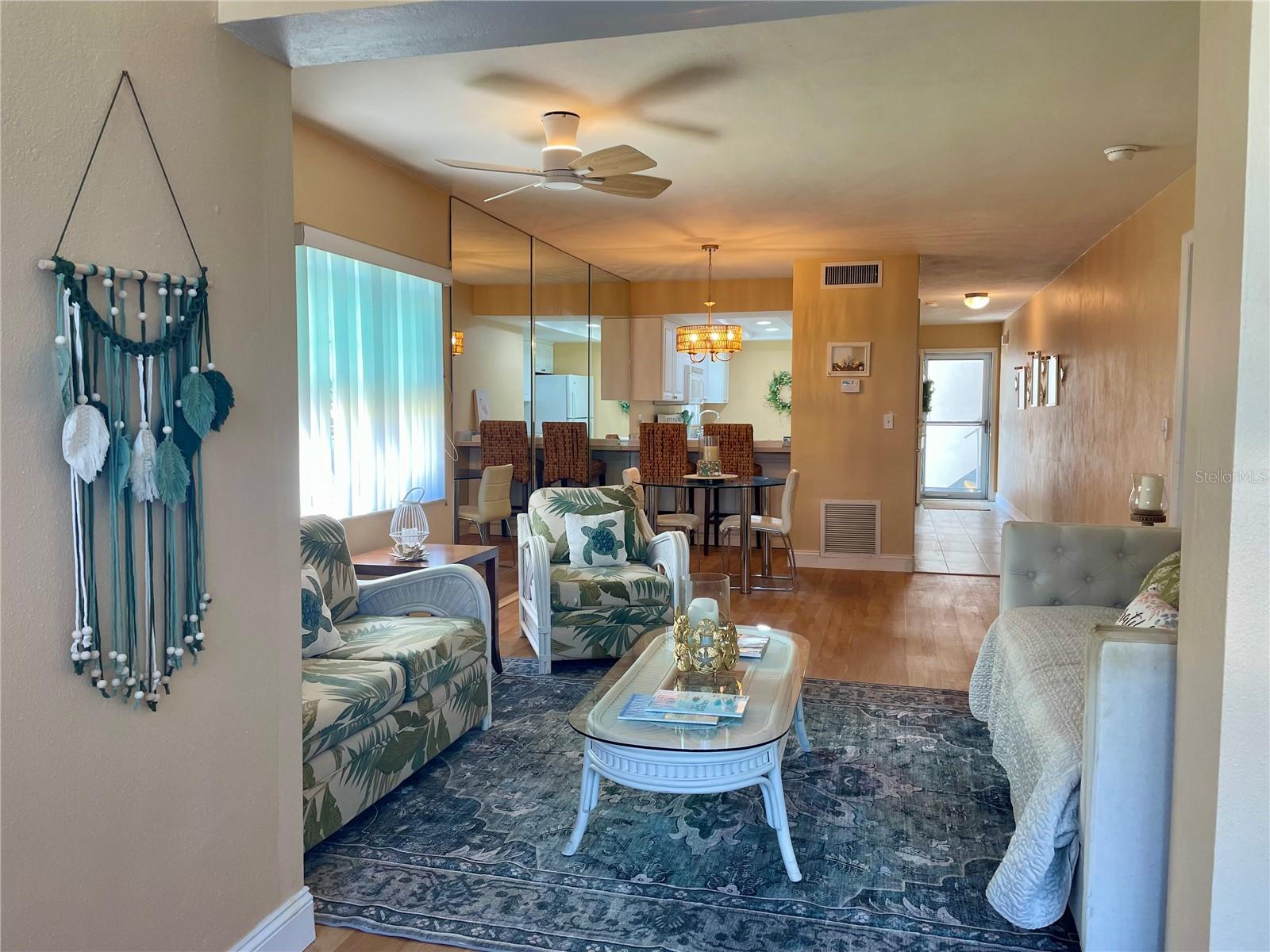 DOUGLAS ARMS - Residential