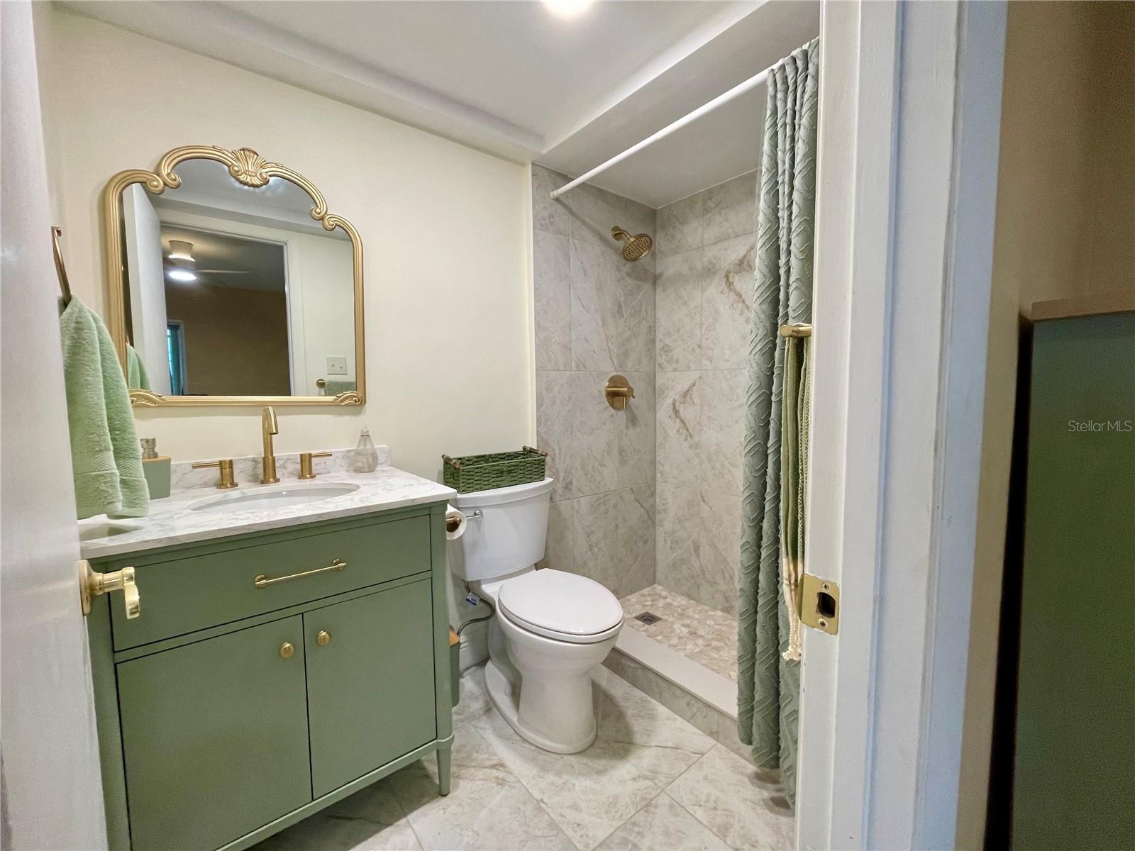 DOUGLAS ARMS - Residential