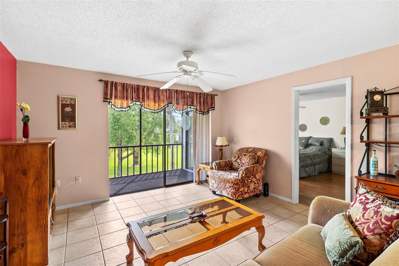106 W CYPRESS CT 106