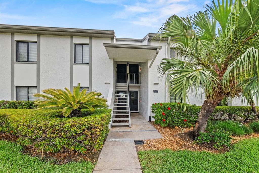 Photo of 106 W Cypress Ct #106, Oldsmar, FL 34677 (MLS # TB8508738)