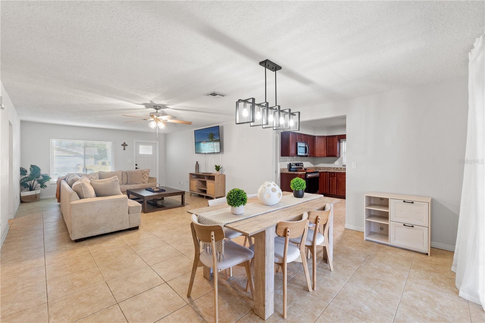 422 CROSSWINDS DRIVE