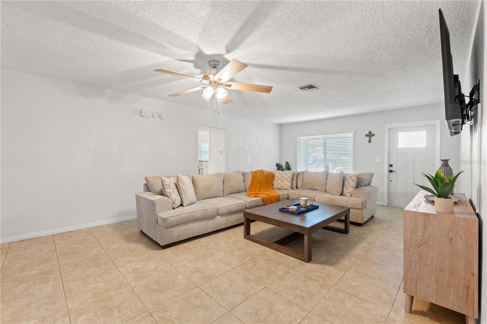 422 CROSSWINDS DRIVE