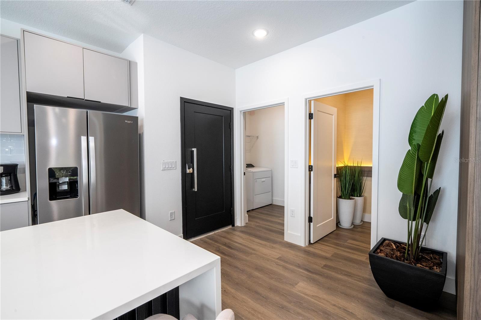 WESTSIDE CAY - Residential