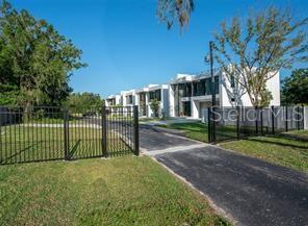 Photo of 44 Avonwood, Tampa, FL 33625 (MLS # TB8425081)